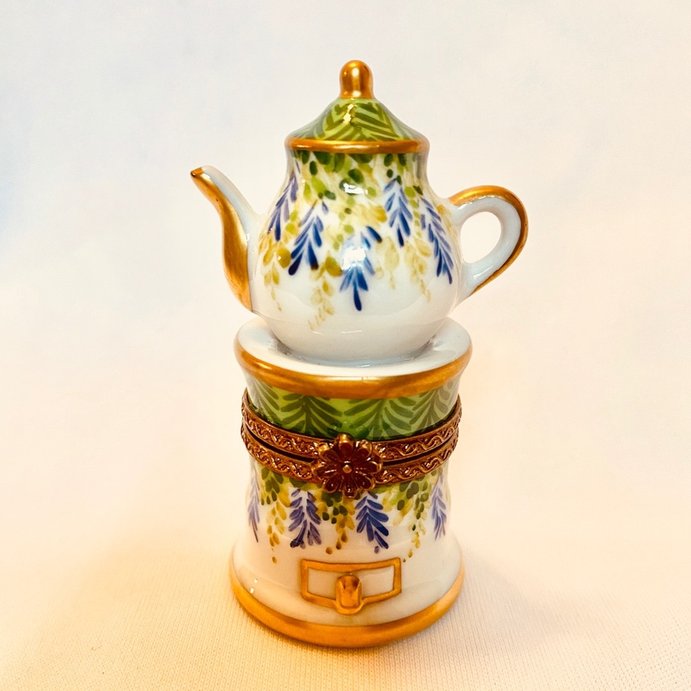 Limoges Tea Pot on Stand